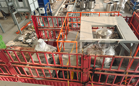 湖北武漢丁先生訂購真空上料機(jī)、無塵投料站發(fā)貨