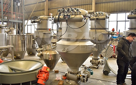 1676107598103425.jpg 真空上料機(jī).jpg