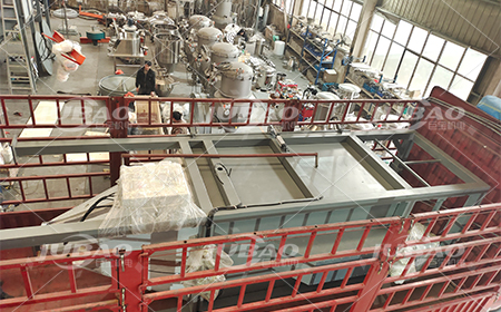 1676335278158710.jpg 2.11噸袋拆包機(jī)發(fā)貨.jpg