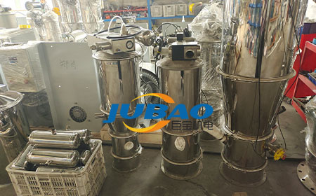 1676512585212220.jpg 真空上料機.jpg